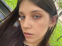 hot cam whore SaritaHowick