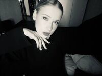 fingering webcamgirl SherieMcwayne