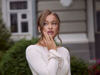 naked cam chatroom SkylarVox