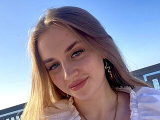 camgirl masturbating with vibrator SonyMiller