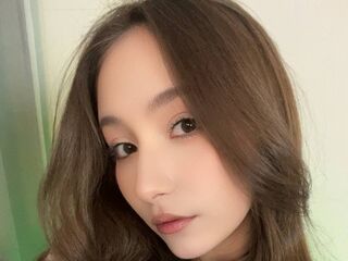 girl showing tits SonyaDaice