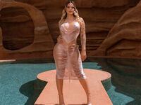 cam girl playing with sextoy TinaMercier