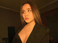 camwhore fingering shaved pussy UdeleBroadhurst