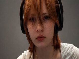 camgirl showing tits ValeriChagolla